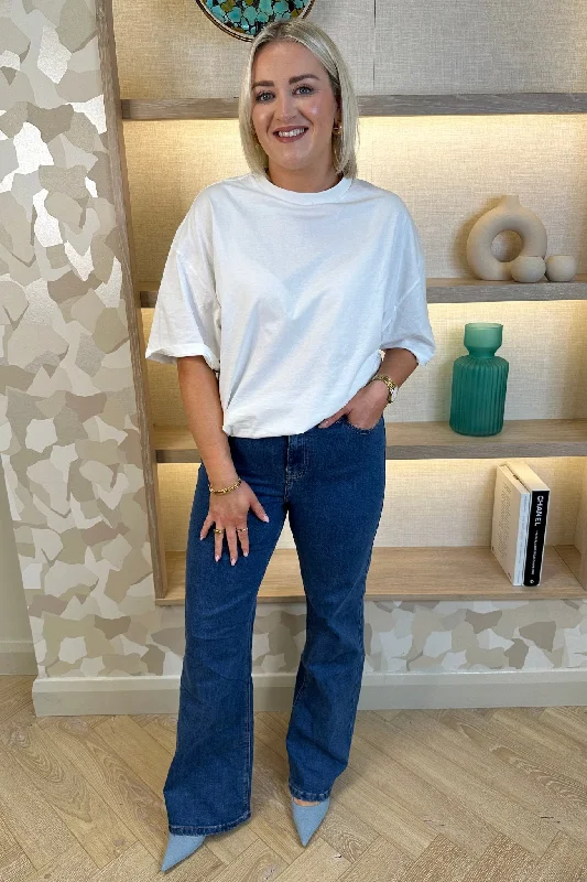 Capri Jeans for Beach Style -Cindy Curve Flared Jeans In Mid Wash