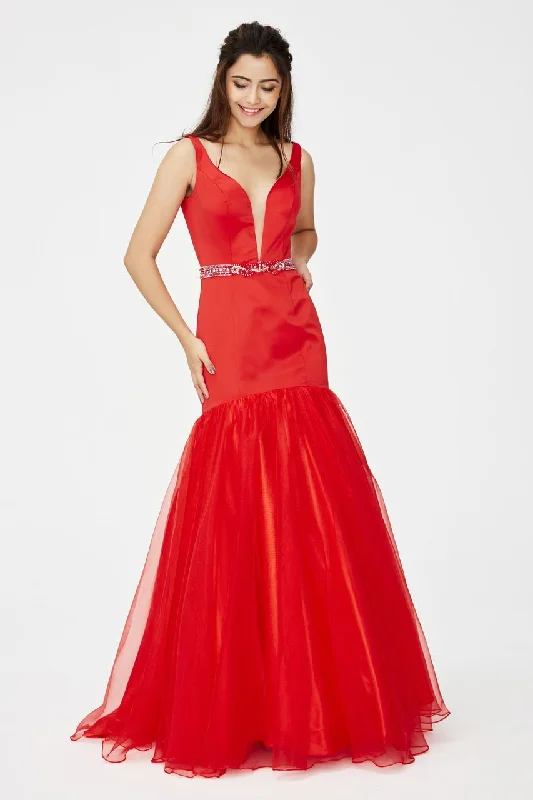 Plus size dresses in soft fabrics feel cozy -Angela & Alison - 81013 Plunging Sweetheart Tulle Trumpet Gown