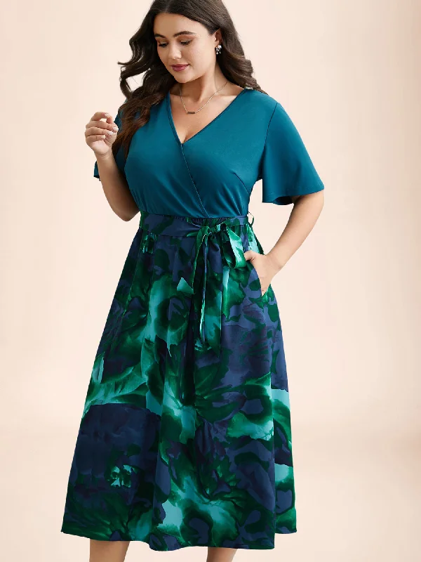 Plus size dresses with sturdy hems stay firm -Tropical Print Wrap Neck Waist-Tie Dress