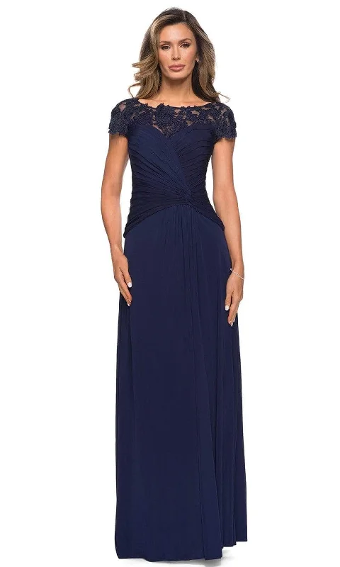 Plus size dresses with durable weaves endure wear -La Femme - Knot-Ornate Ruched Evening Dress 28029SC