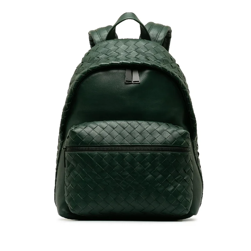 Small sling backpack for quick city errands -Bottega Veneta Intrecciato Backpack (SHG-9kh527)